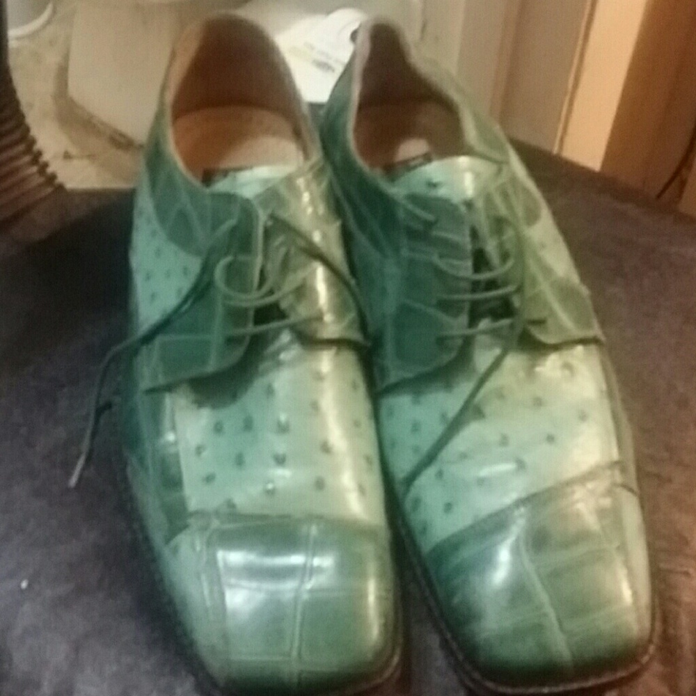Mens size 10 1/ 2  snakeskin/ostrich style